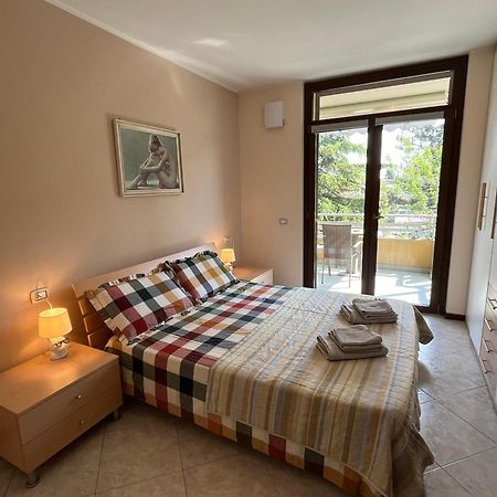 Discovery Flat With Pool & Bikes Apartment Sirmione Exterior foto